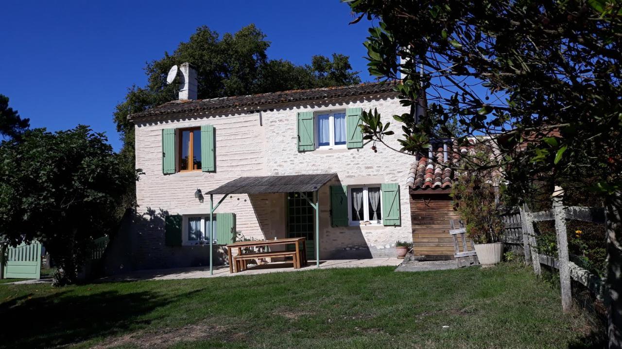 Gite Des Gravets Sigalens Exterior photo