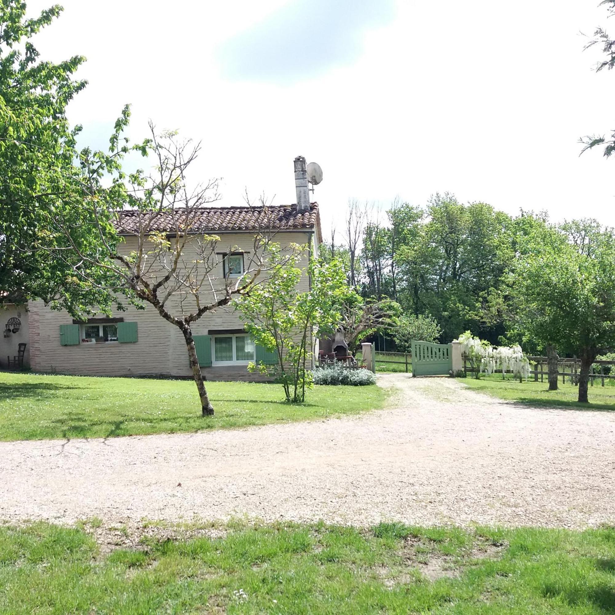 Gite Des Gravets Sigalens Exterior photo